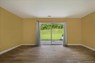 204 Mattituck Ct, Melville, NY 11747 - Photo 11