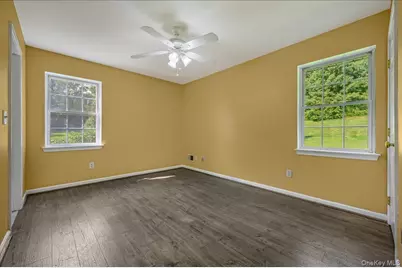 204 Mattituck Court, Melville, NY 11747 - Photo 17