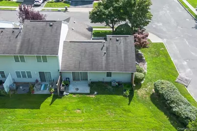 204 Mattituck Court, Melville, NY 11747 - Photo 23