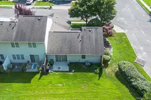 204 Mattituck Ct, Melville, NY 11747 - Photo 23