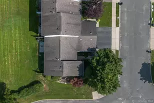204 Mattituck Ct, Melville, NY 11747 - Photo 25