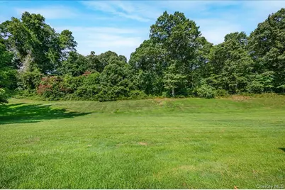 204 Mattituck Court, Melville, NY 11747 - Photo 21