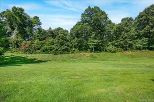204 Mattituck Ct, Melville, NY 11747 - Photo 21