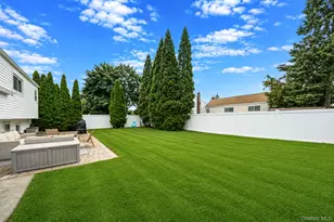 92 W 19th St, Deer Park, NY 11729 - Photo 7