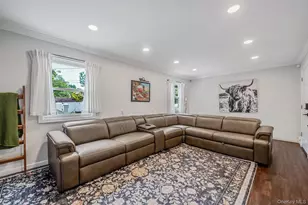 146 Rose Dr, Ronkonkoma, NY 11779 - Photo 15