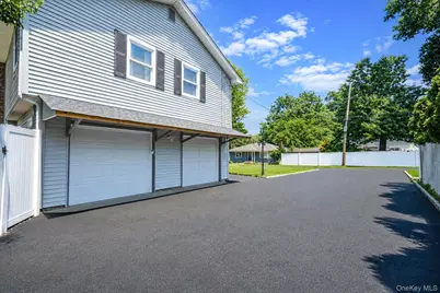 146 Rose Drive, Ronkonkoma, NY 11779 - Photo 5