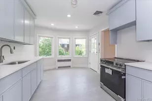 890 Carol Ct, Woodmere, NY 11598 - Photo 7