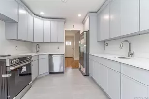890 Carol Ct, Woodmere, NY 11598 - Photo 9