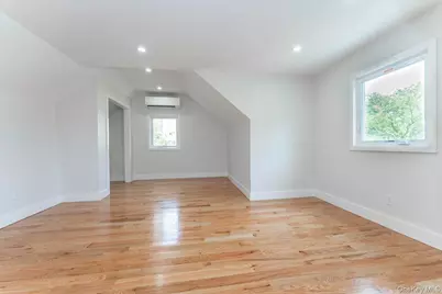 890 Carol Court, Woodmere, NY 11598 - Photo 17