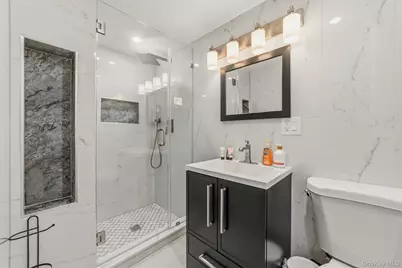 151 Classic Court, White Plains, NY 10603 - Photo 37