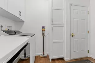 151 Classic Ct, White Plains, NY 10603 - Photo 21