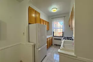 43-30 44th St, Sunnyside, NY 11104 - Photo 9