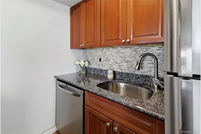 1 Anchorage Way #111, Freeport, NY 11520 - Photo 9