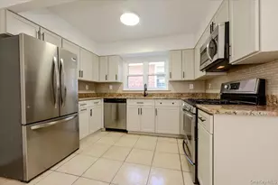 1183 Neill Ave, Bronx, NY 10461 - Photo 11