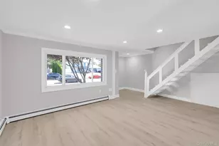 29 Pitchpine Pl, Medford, NY 11763 - Photo 5