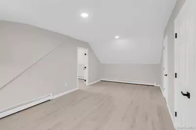 29 Pitchpine Place, Medford, NY 11763 - Photo 19