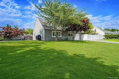 29 Pitchpine Place, Medford, NY 11763 - Photo 3