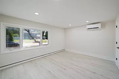 29 Pitchpine Place, Medford, NY 11763 - Photo 11