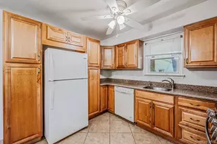 71 Pinewood Dr, Shirley, NY 11967 - Photo 5