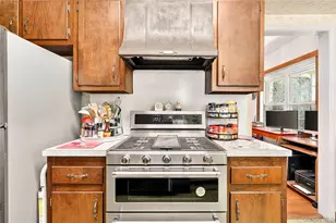 41 Green Pl, New Rochelle, NY 10801 - Photo 21