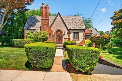 41 Green Place, New Rochelle, NY 10801 - Photo 1
