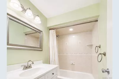 140 Regis Drive, New York, NY 10314 - Photo 23