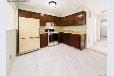 140 Regis Drive, New York, NY 10314 - Photo 11