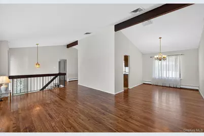 19 Branding Iron Lane, Glen Cove, NY 11542 - Photo 9