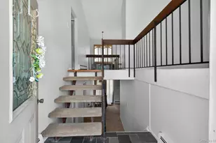 19 Branding Iron Ln, Glen Cove, NY 11542 - Photo 5