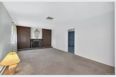 19 Branding Iron Lane, Glen Cove, NY 11542 - Photo 29