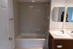 100 Harbor View Dr, Port Washington, NY 11050 - Photo 15