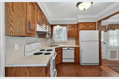 88 Philadelphia Avenue, Massapequa Park, NY 11762 - Photo 7