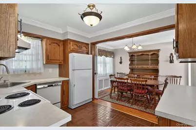 88 Philadelphia Avenue, Massapequa Park, NY 11762 - Photo 5