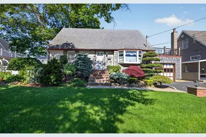 88 Philadelphia Avenue, Massapequa Park, NY 11762 - Photo 1