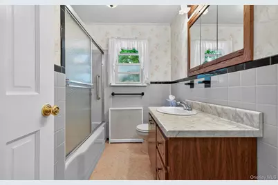 88 Philadelphia Avenue, Massapequa Park, NY 11762 - Photo 15