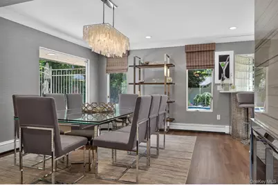 12 Locust Lane, Roslyn Heights, NY 11577 - Photo 9
