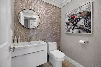 12 Locust Lane, Roslyn Heights, NY 11577 - Photo 17