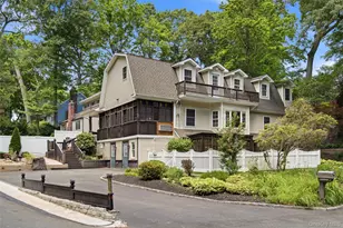 300 McKinley Terrace, Centerport, NY 11721 - Photo 3