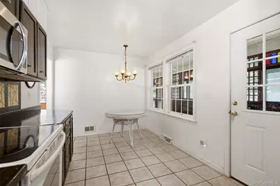 300 McKinley Terrace, Centerport, NY 11721 - Photo 9
