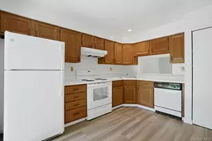 83 Deerfield Ln, Ossining, NY 10562 - Photo 9