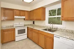 33 Margaret Keahon Dr, Pearl River, NY 10965 - Photo 13