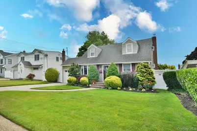 1872 Chester Drive, East Meadow, NY 11554 - Photo 3