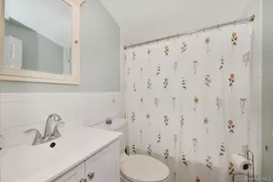 1872 Chester Dr, East Meadow, NY 11554 - Photo 19