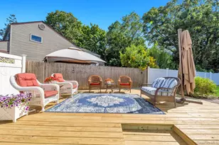 22 Wagon Ln E, Centereach, NY 11720 - Photo 9