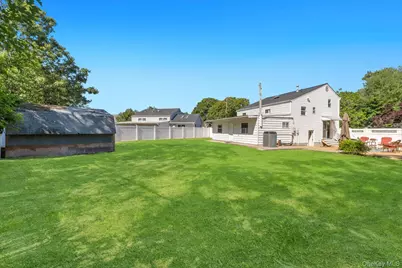22 Wagon Lane E, Centereach, NY 11720 - Photo 11