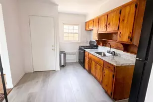 27-11 Deerfield Rd, Far Rockaway, NY 11691 - Photo 3