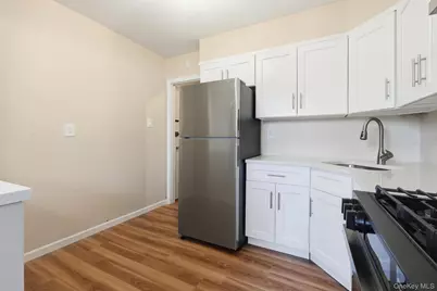 4060 Jerusalem Avenue #1D, Seaford, NY 11783 - Photo 1
