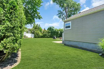 533 Old Country Road, Deer Park, NY 11729 - Photo 13