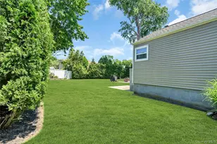 533 Old Country Rd, Deer Park, NY 11729 - Photo 13
