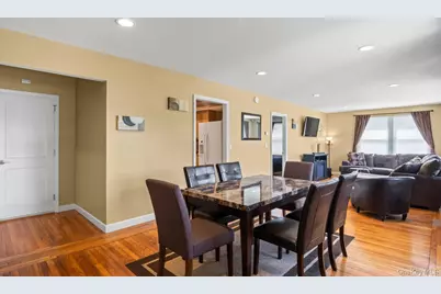 1333 Richland Boulevard, Bay Shore, NY 11706 - Photo 5